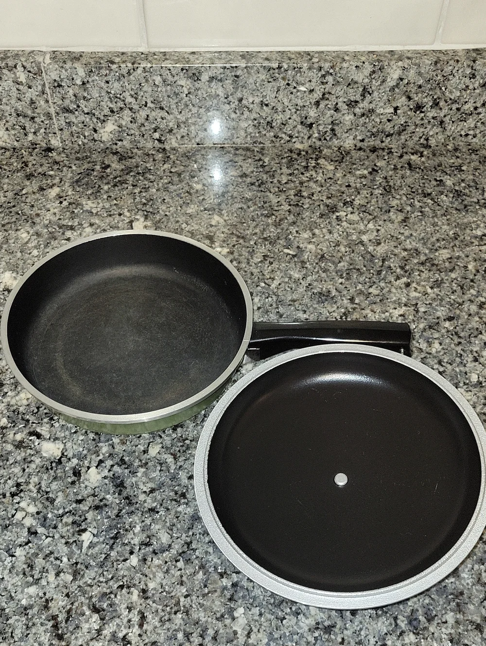 Vintage Club Avocado Green Cast Aluminum Cookware Set – 4 Pieces